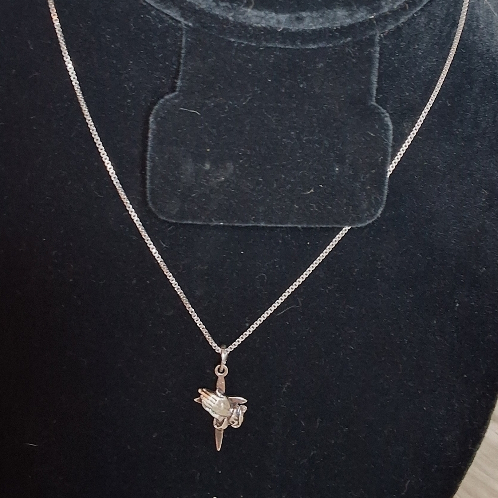 Beau Sterling Silver Praying Hands With Cross Pendant On Sterling Chain - Picture 3 of 7